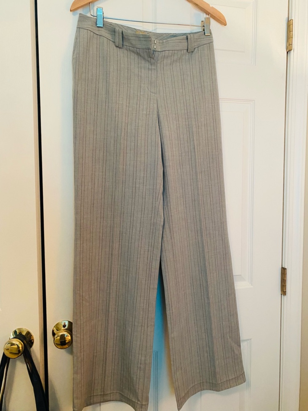 Wide leg pinstripes grey pants